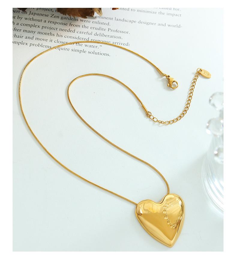 Collier Ras-du-cou Os de Serpent d'Inspiration Française avec Pendentif Cœur Plaqué Or 18 carats