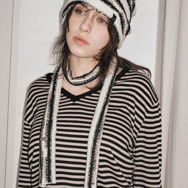 

для вязаной шапки и манишки_слоновая кость и черный Free