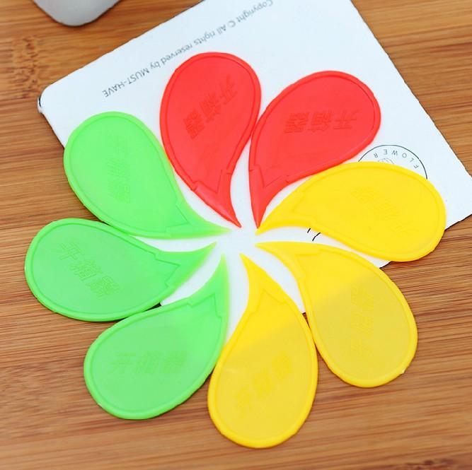 2Pcs/lot Portable Plastic Letter Opener Cutting Supplies Letter Opener Portable Carry-on Case Keychain Slicer Plastic Unpacking Knife