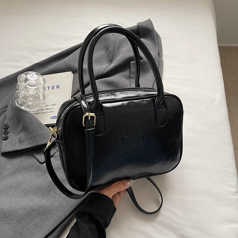 Retro fashion handbag bag women's new large-capacity shoulder pillow bag commuter messenger bag