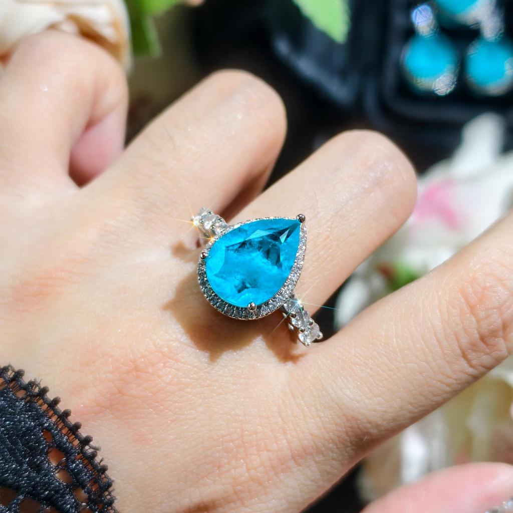 Set di Anello e Orecchini Pendenti in Cotone Paraiba di Lusso