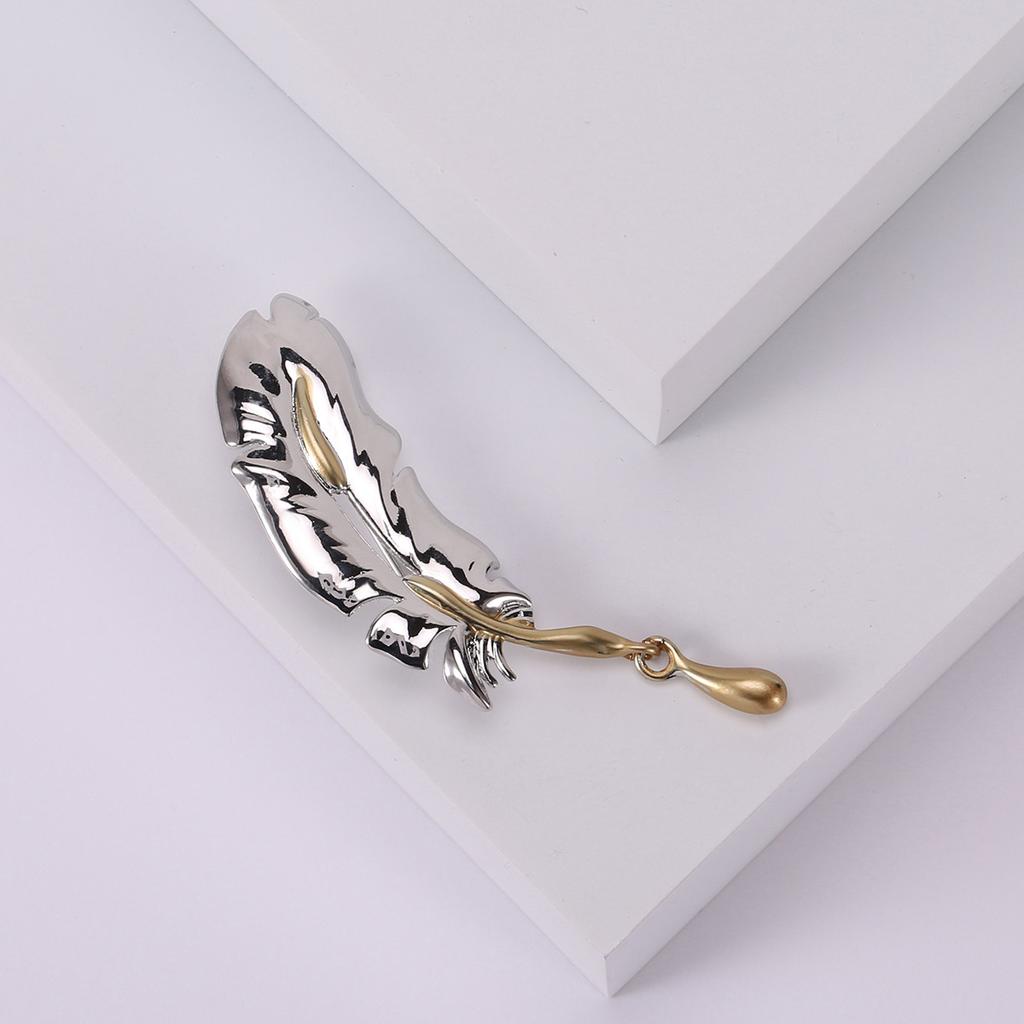 Fashion Personalized Design Feather Brooch, The Same Temperament Suit Pin Jewelry For Men And Women