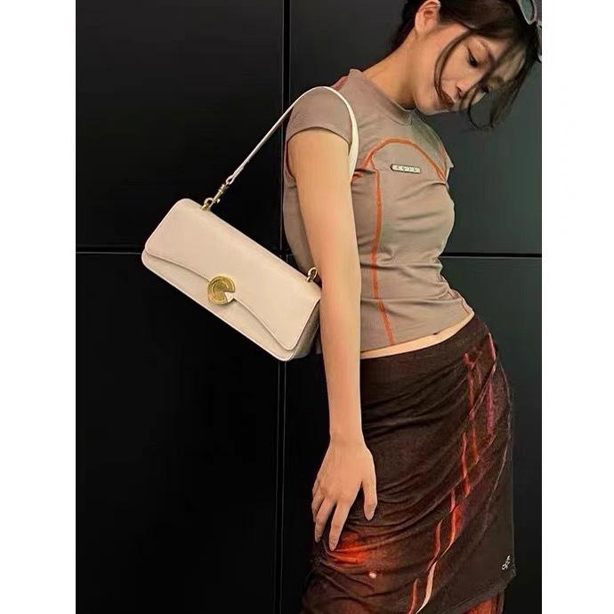 Women's large underarm bag 2024 spring/summer new niche design versatile crossbody bag cute single shoulder handbag baguette bag