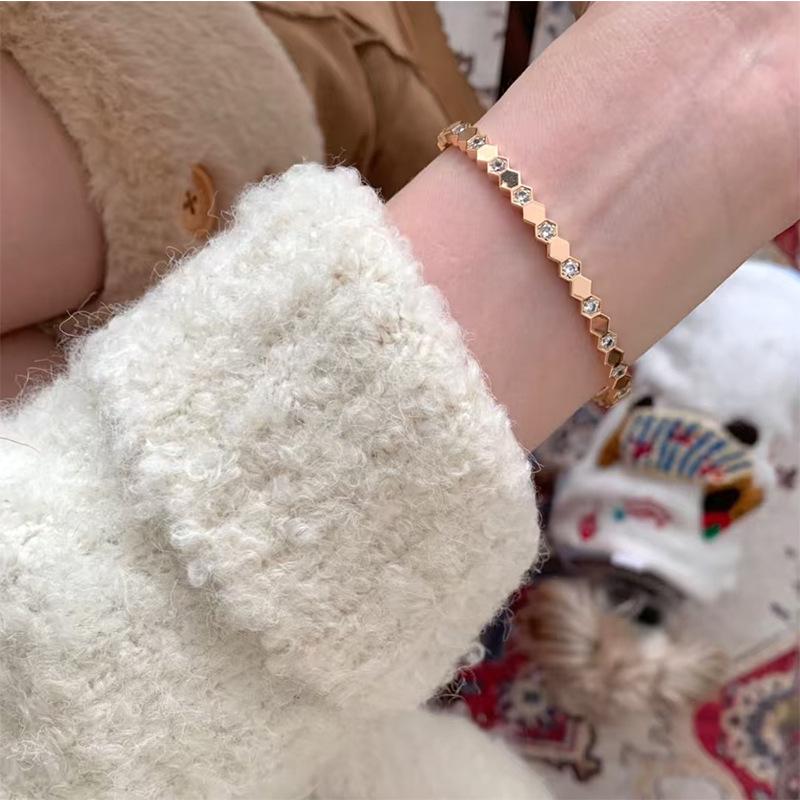 Luxury Geometric Zirconia Honeycomb Bracelet with Clasp In Three Colors
