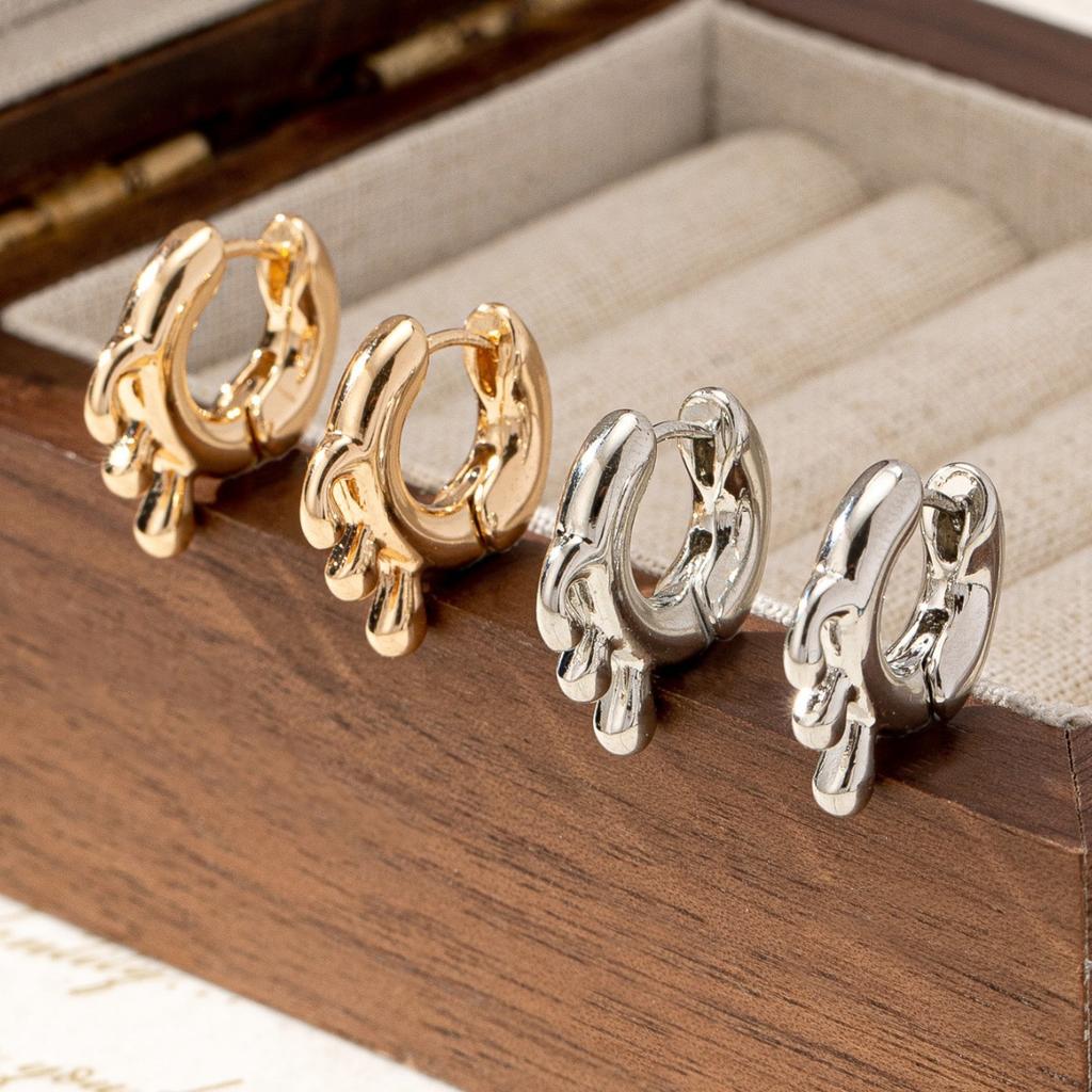 New Irregular Geometric Ear Buckle Light Luxury Delicate Earrings Elegant and Sweet Earrings