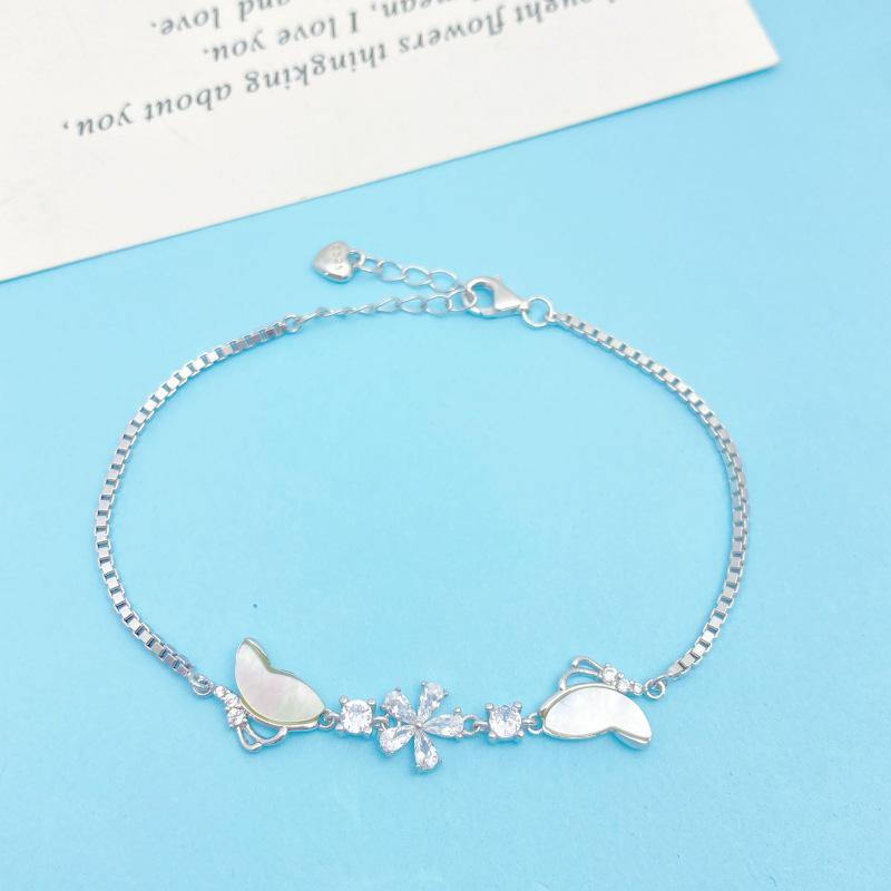 S925 Sterling Silver Small Fish Bracelet for Women - Elegant, Fashionable Design, Cool and Versatile Hand Jewelry