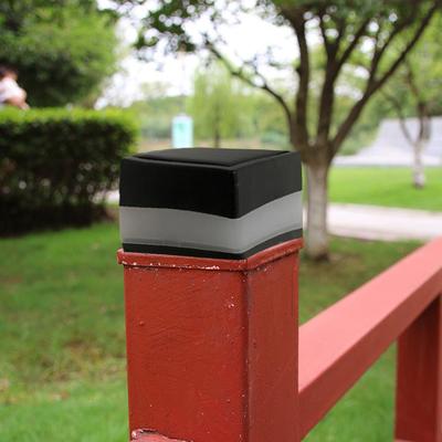 Lampione Stradale Solare a LED per Recinzione Facile Installazione Impermeabile Luce a Colonna Batteria Ricaricabile Illuminazione per Prato Vialetto Giardino Domestico