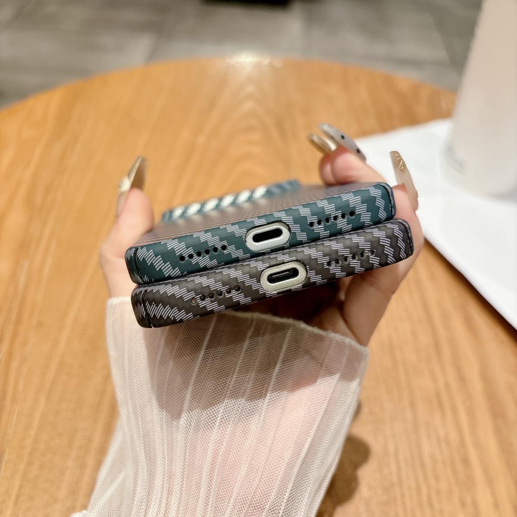 Luxury Carbon Fiber Pattern Texture Phone Case For iPhone 17 16 15 14 13 12 11 Pro Max Plus Ultra Thin Shockproof Hard PC Cover