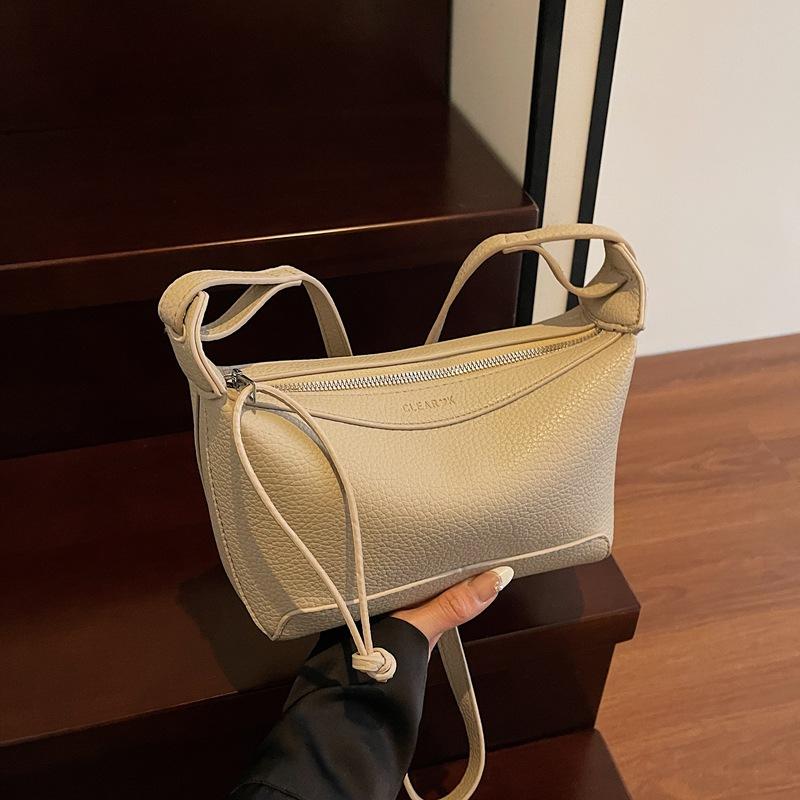 Super fire small bag women's summer versatile 2025 new fashion messenger bag casual Korean version ins shoulder pillow bag