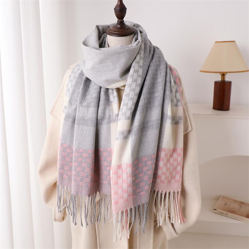 Interwoven Plaid Autumn And Winter Warm Scarf Women'S Shawl Fashion Versatile Commuter Fringed Imitation Cashmere Scarf