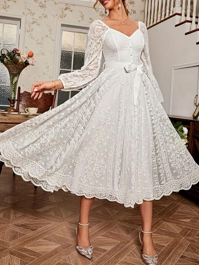 Eiropas un Amerikas sieviešu apģērbs elegants