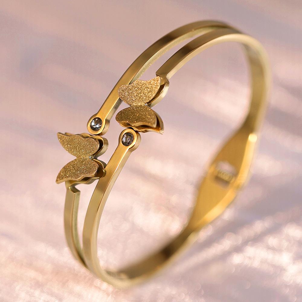 High-end Titanium Steel Bracelet for Women with Titanium Steel Jewelry One Size(18CM~21CM)