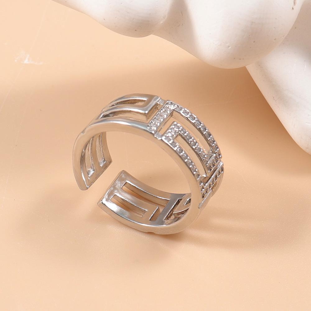 Anello Classico Europeo Intarsiato di Diamanti per Donna: Anello Dita alla Moda, di Alta Gamma, Versatile, Lusso Leggero