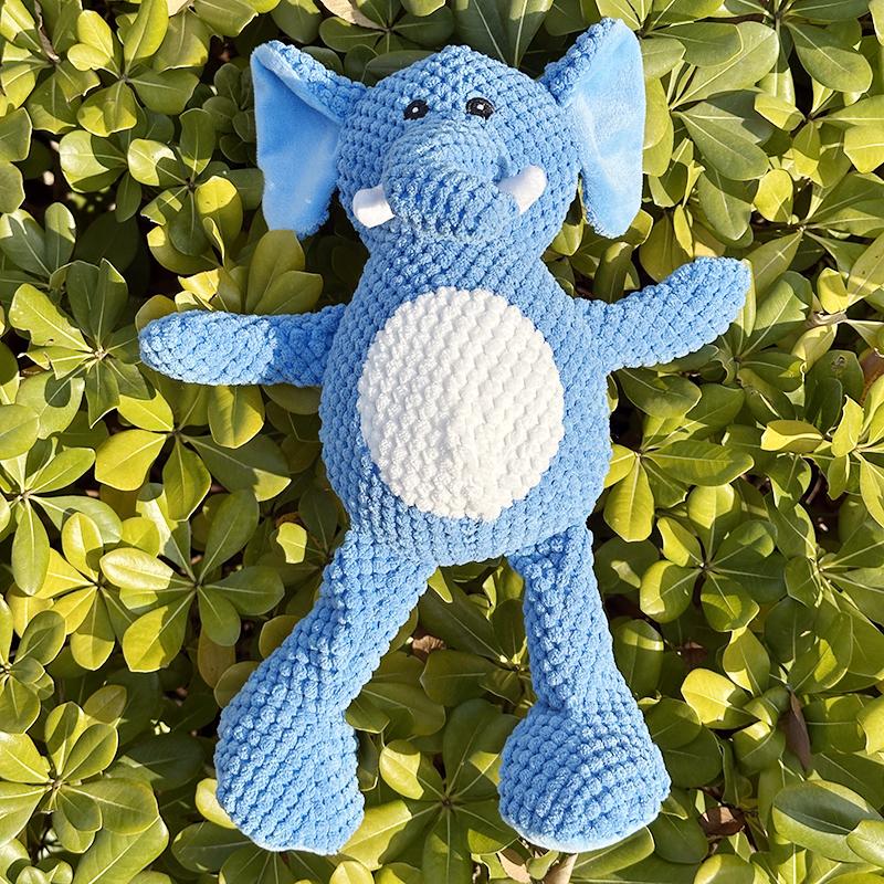 

Домашние собаки пищат и скрипят, носорог, слон, обезьяна, плюшевые игрушки сопровождают все виды собак, больших, средних, маленьких M