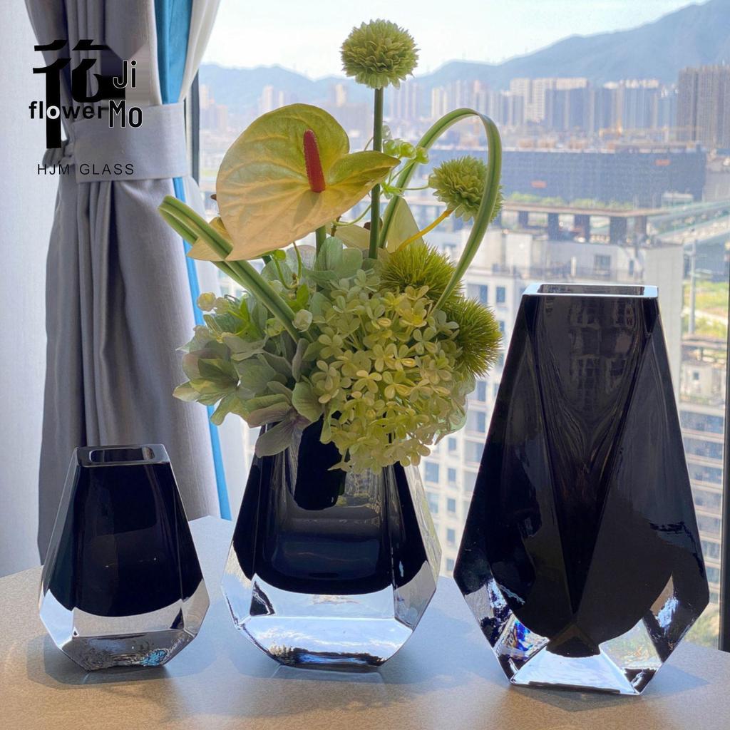 Nordic Light Luxury Crystal Vase: Elegant Ornament for Villa, Hotel, or Living Room Floral Arrangements.