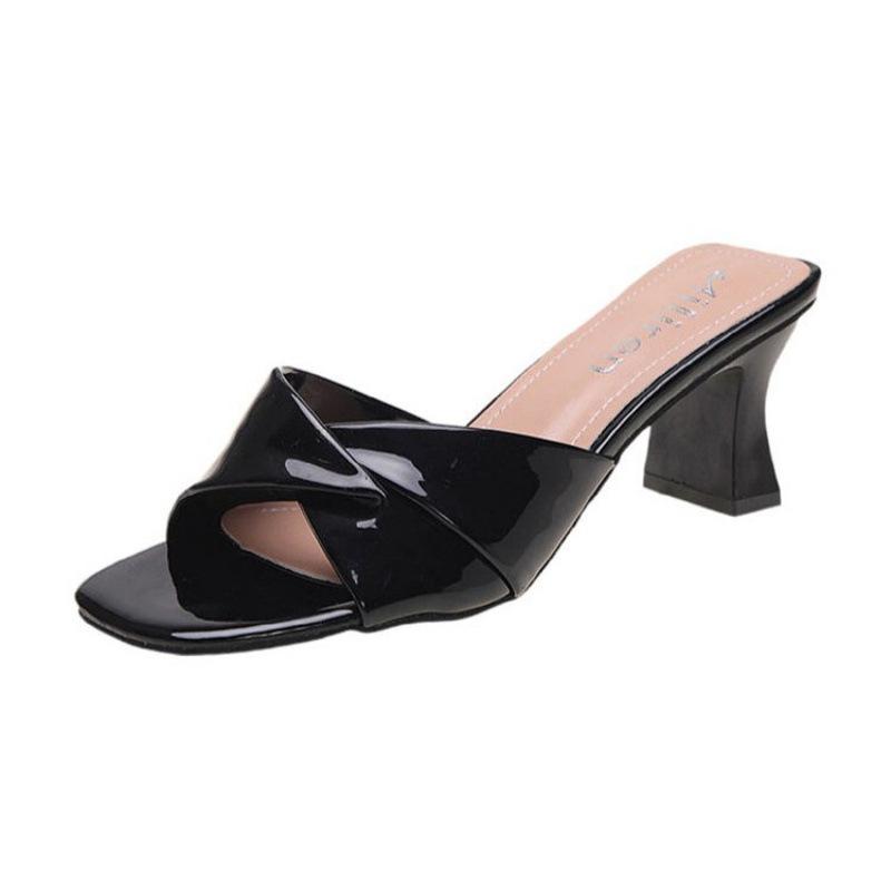 High-heeled Slippers Women's Summer 2025 New Internet Celebrity Mid-heeled Shoes Mother Fashion Square Heel Thick-heeled Slippers Outer Wear One-wor