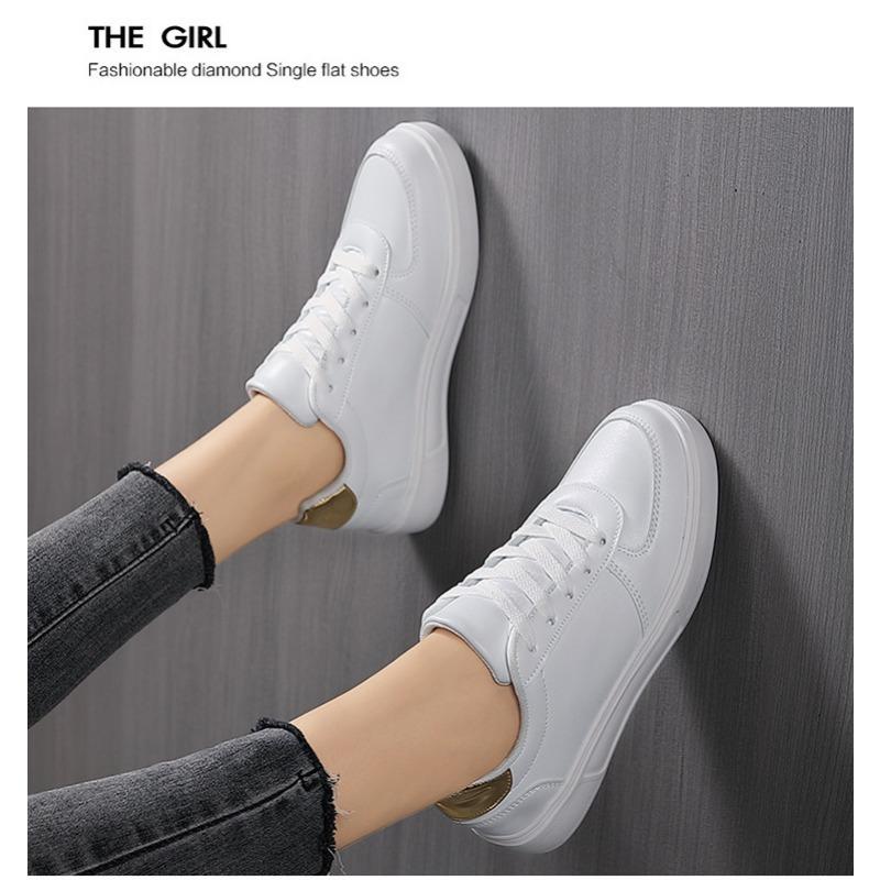 Nauji balti batai pavasariui ir rudeniui sportiniai batai minkštapadžiai riedlenčių batai moterims universalūs sportiniai ir laisvalaikio riedlenčių batai moterims