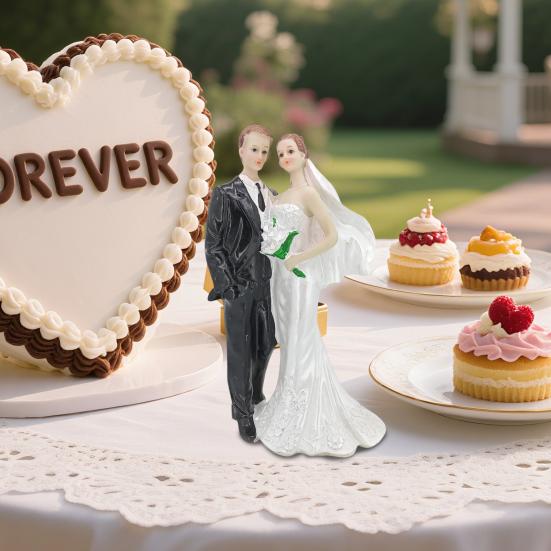 Couple Statue Wedding Cake Topper Resin Bride And Groom Figurine Table Centerpiece for Valentine's Day Anniversary Decoration