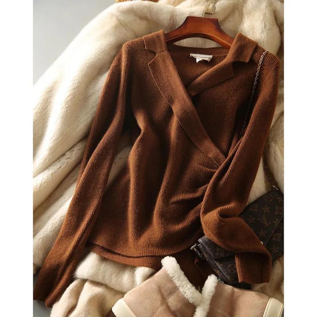 Autumn Women's Clothing New Style, Elegant Commuting, Elegant Temperament Suit Collar, Slimming Knitted Sweater, Cross Design Feeling Knitted Sweater