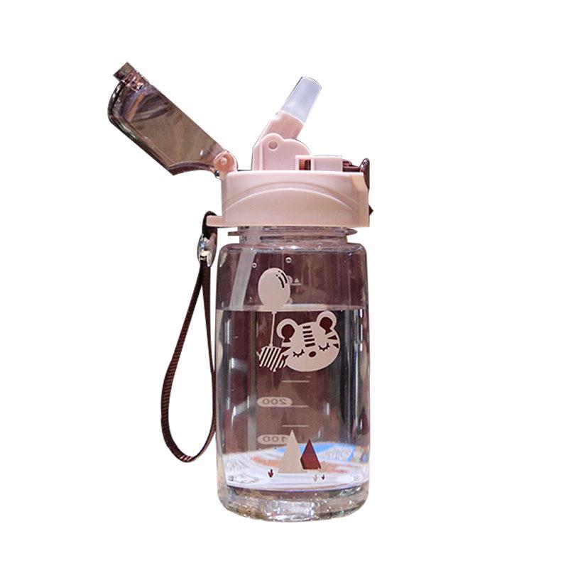 Tazza per bere un bambino da 550 ml. Stampa tigre carina. Scuola per bambini. Bottiglia di paglia per acqua potabile. Tazza per bambino a prova di perdite con tracolla.