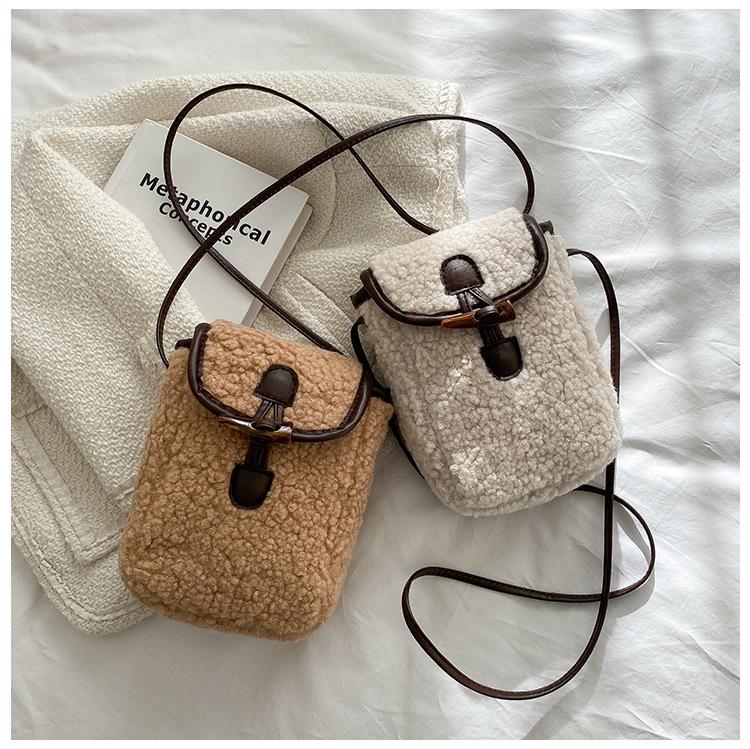 New Women's Plush Lamb Wool Crossbody Bag - Cute, Fashionable, Versatile, and Popular Phone Bag.