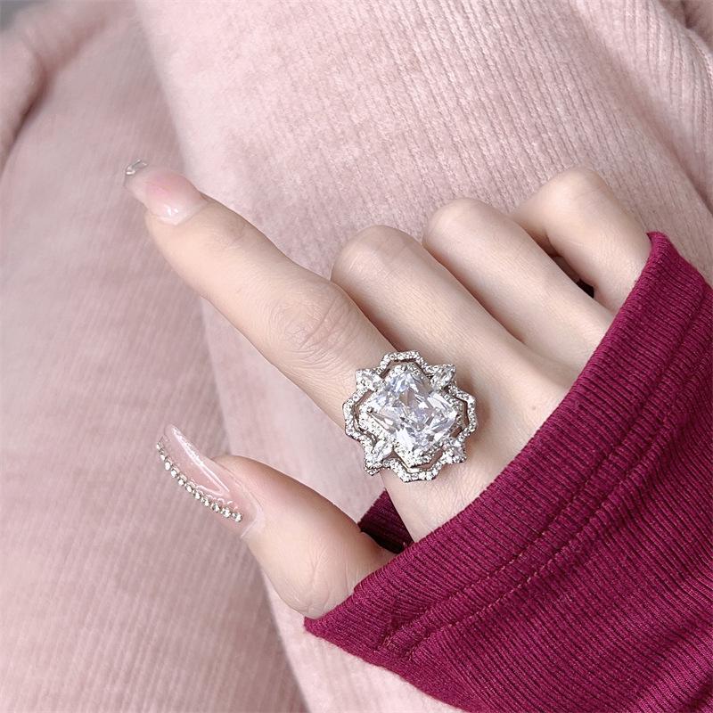 Stylish Three-Color Women s Ring: Versatile, Trendy, and Luxurious Design Adjustable