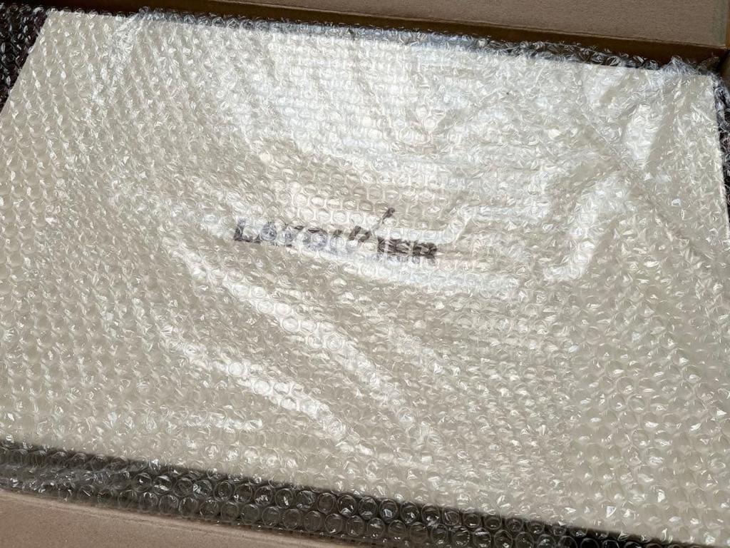 [USED] BTS MERCH BOX #17 (Includes V/Taehyung photocard)