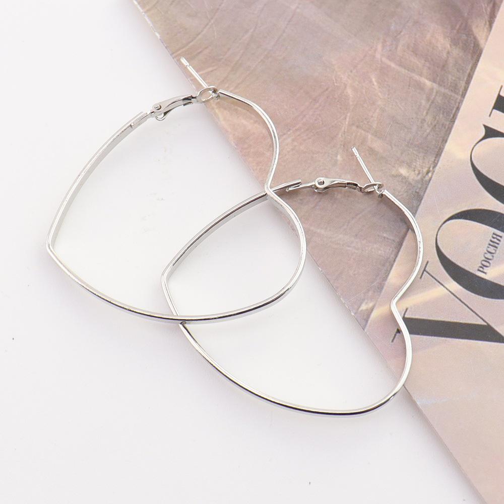 Exaggerated High-End Peach Heart Metal Earrings for Women