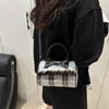 Einfache Kunstleder-Kissen-Tasche für Damen mit Schleife Karierte Schulter-Crossbody-Tasche