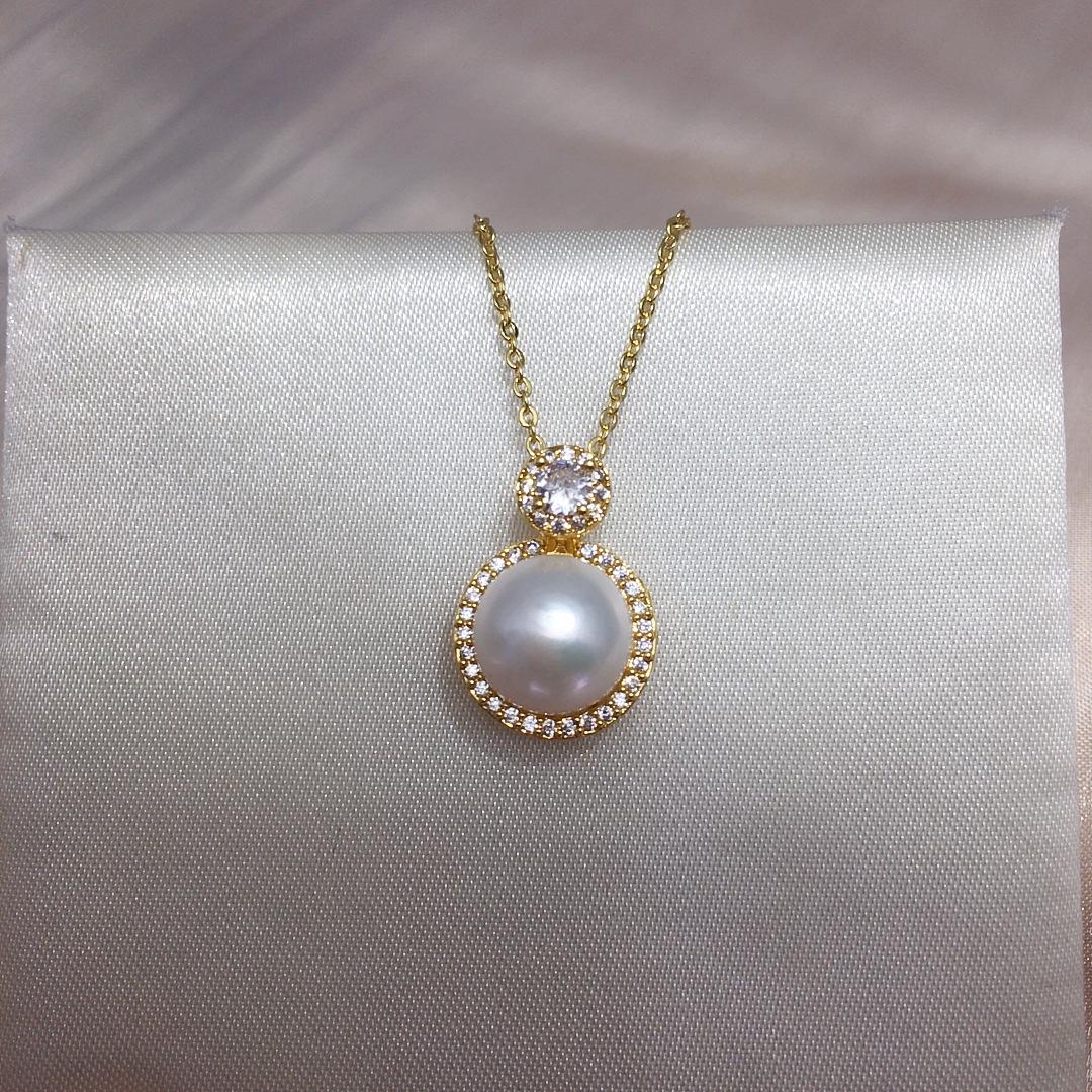 Princess Diana Freshwater Pearl Necklace with Zircon Pendant