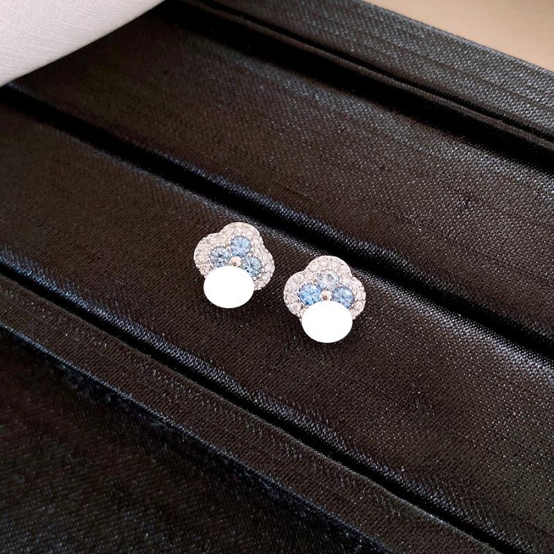 Silver Needle Multi-layer Letter Twill Zircon Pearl Earrings Medieval Vintage Light Luxury Stud Earrings Versatile Earrings