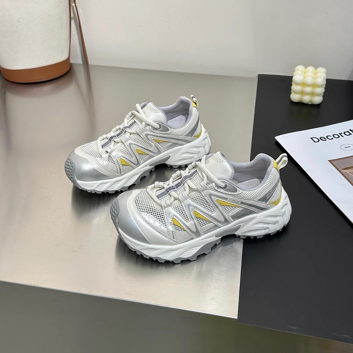 

Thin mesh outdoor casual sports shoes women s summer new thick sole, light and breathable, versatile head shake 40