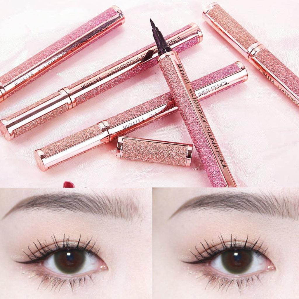 

Жидкая подводка для глаз водонепроницаема, устойчива к поту, долговечна, не легко обесцвечивается, не кружится голова