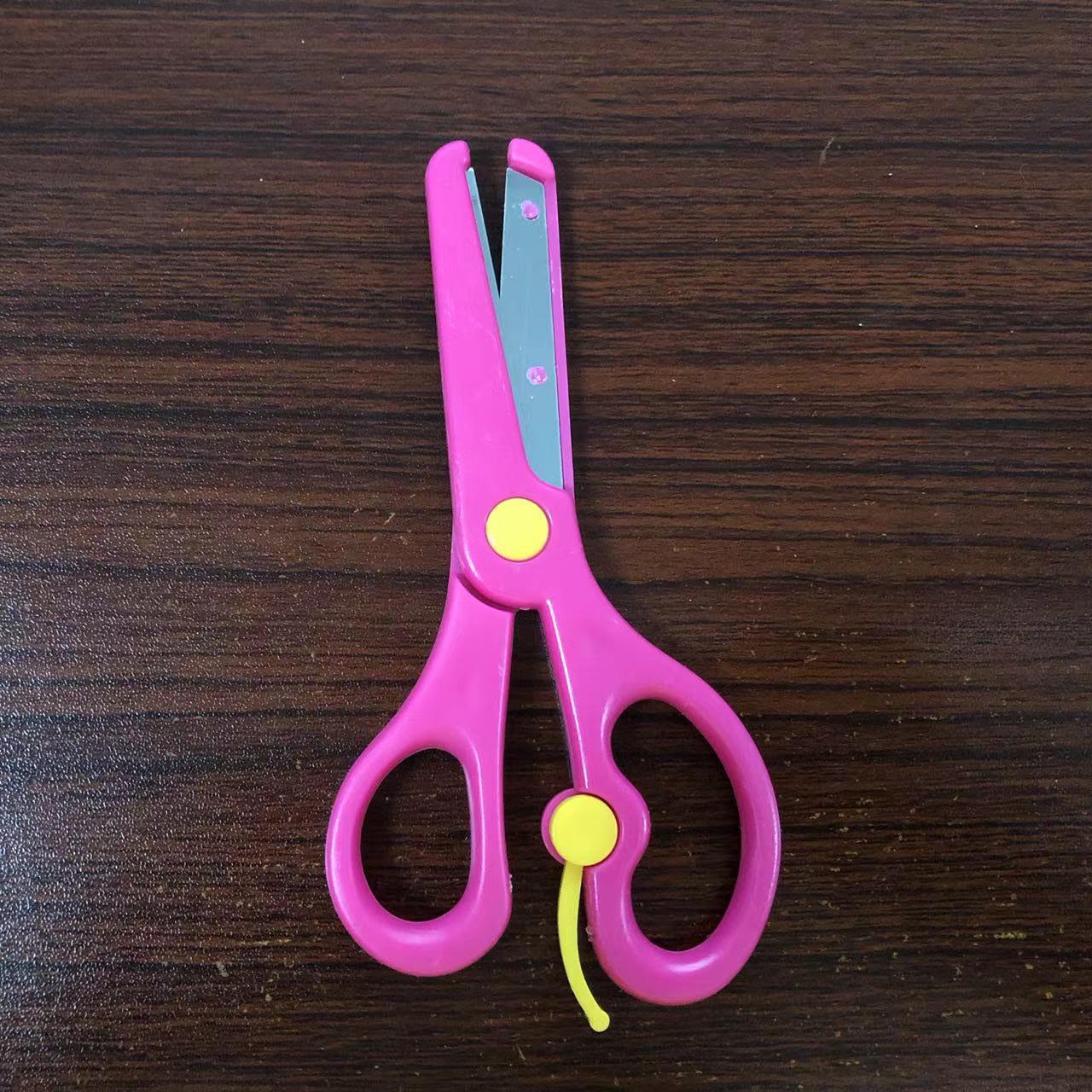 

Безопасные детские пластиковые ножницы для детского сада - Пружинный дизайн против защемления для DIY и поделок