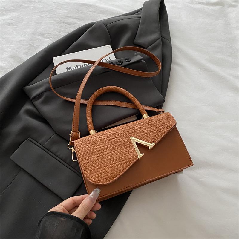 

Temperament trendy bag women s bag summer new bright star bevel small square bag single shoulder messenger bag handbag коричневый
