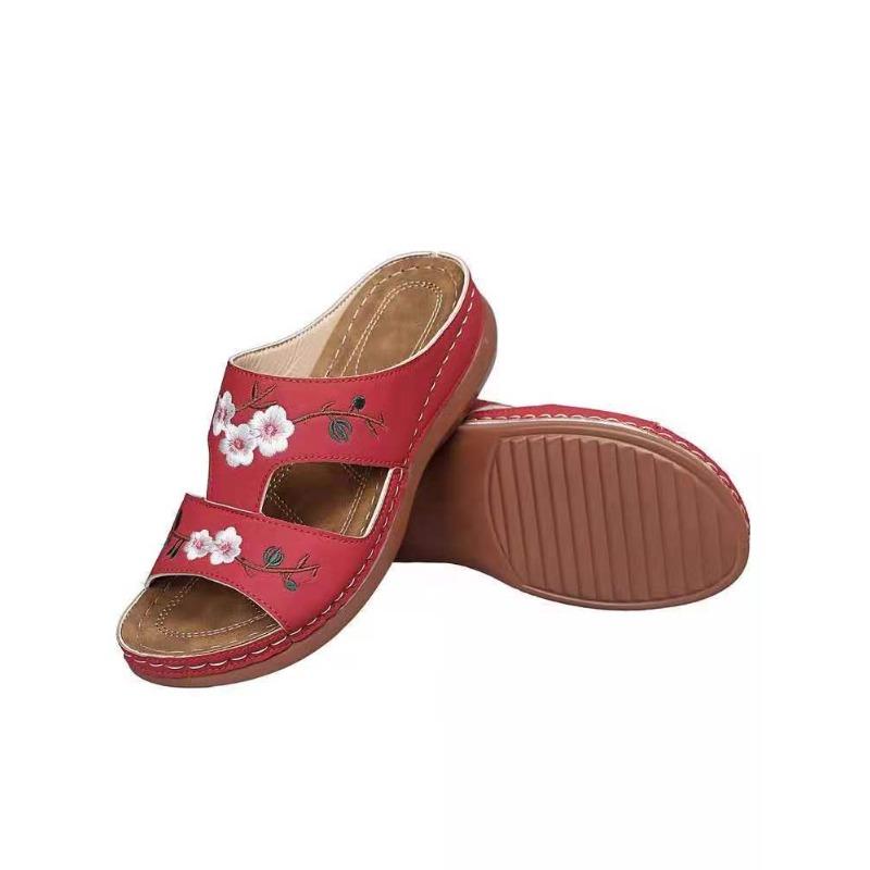 Summer new embroidered slippers women wish hollow flowers embroidered open-toed sewn wedge slippers