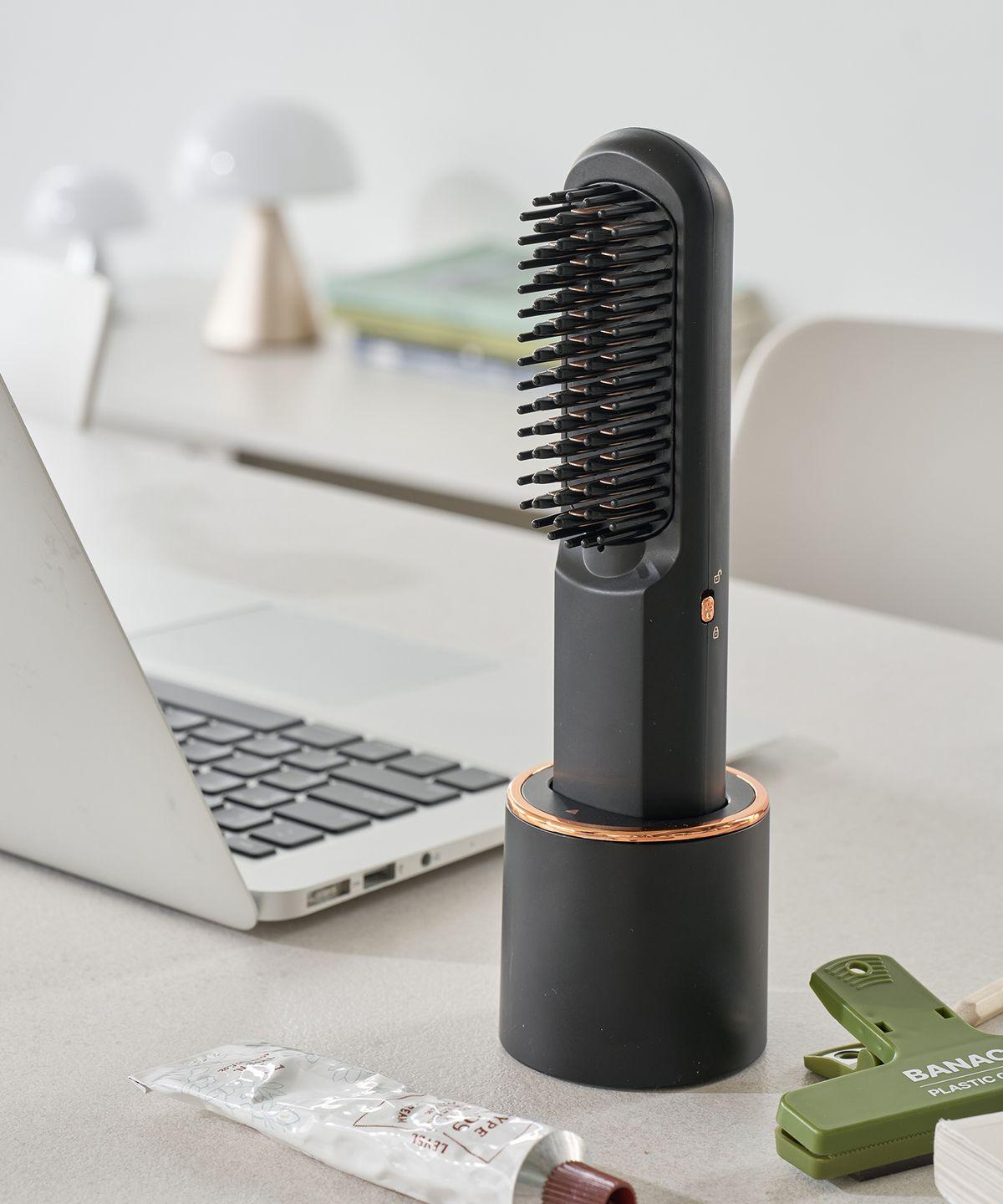 Volume On Plus Charging Dock Wireless Brush Comb Hair Straightener