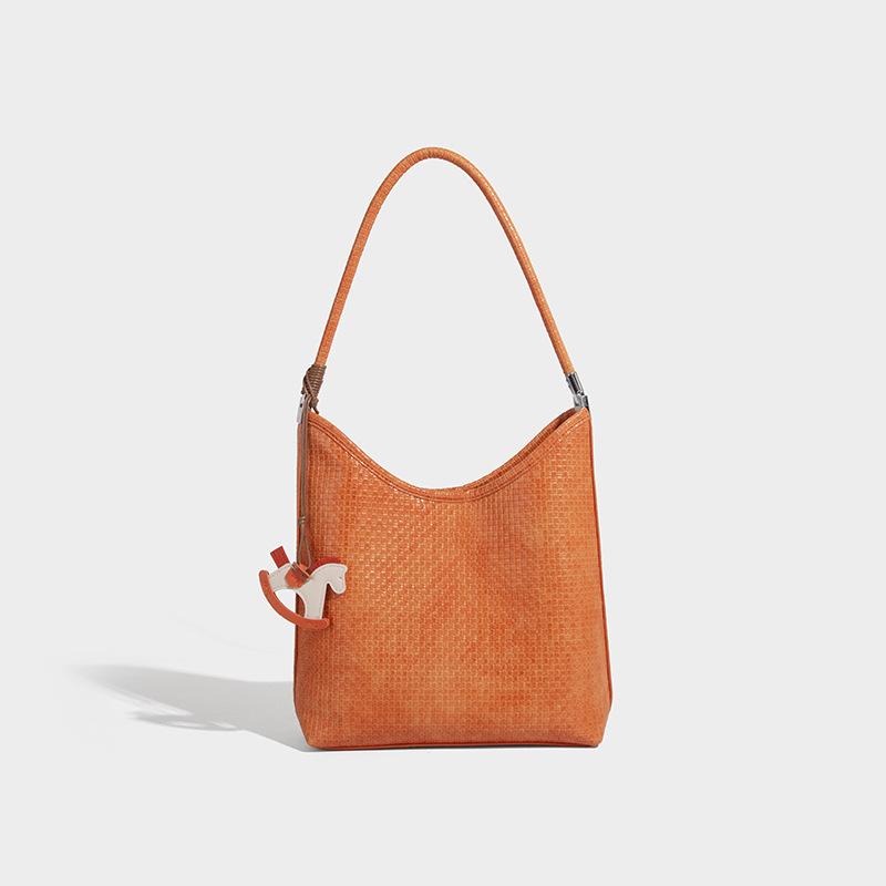 Cross-Border Retro Woven Bucket Bag for Women 2025 New Fashion Large Capacity Commuter Handbag Underarm Tote Bag