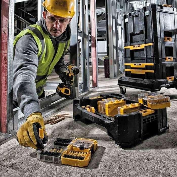 Werkzeugkoffer - DEWALT - DT70705-QZ - 40 Teile - 25 mm und 50 mm Bits - 8 und 10 mm Stecknüsse