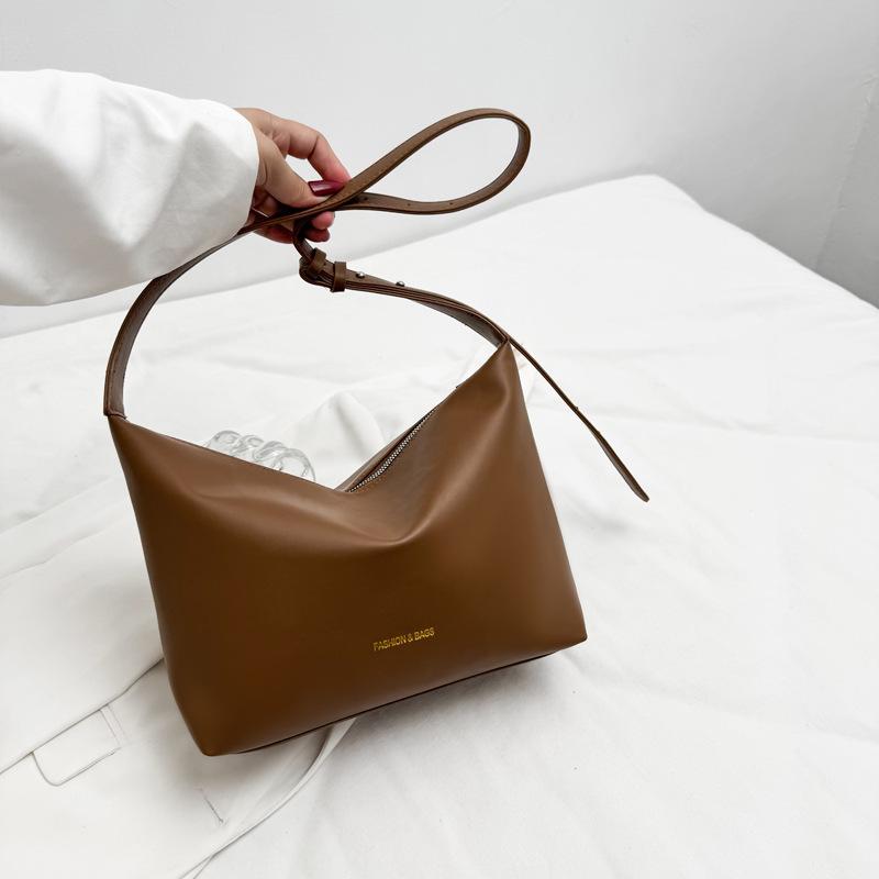 

Повседневная универсальная сумка-тоут большой вместимости женская 2025 весна новая сумка через плечо текстура широкий плечевой ремень сумка-мессенджер тренд коричневый