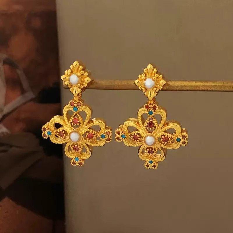 

Exquisite Retro Four-Leaf Filigree Gold-Sand Sterling Silver Earrings for Women S925 Silver, Standard Version