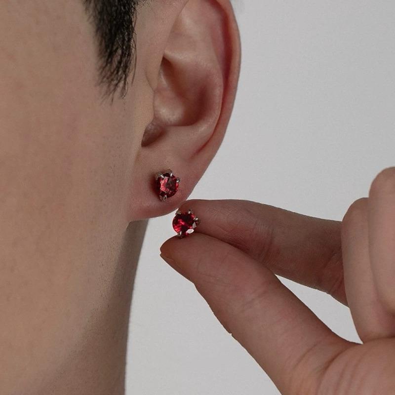 Dragon Claw Earrings - Dark Red Blood Diamond Earrings - Hip Hop Ear Bar Studs - Small-scale Design - High-end Style - Zircon