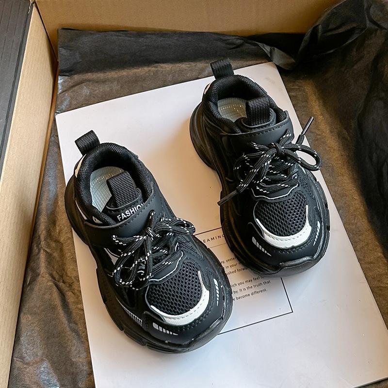 

Stylish Dad Shoes for Kids2026Spring and summer mesh white sneakers for girls, fashionable running shoes for boys, casual shoes 26-30Code one hand5Double чорний