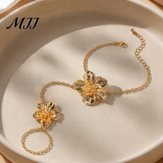 Fashionable Flower Link Bracelet Gold Hand Chain with Finger Ring for Sophisticated Banquet Accessories Women, Hibiscus Flowers O Bracelet,