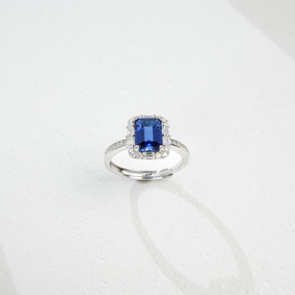 Zhou Hengfu S925 Sterling Silver Square Sapphire Ring for Women - Elegant and Stylish Design