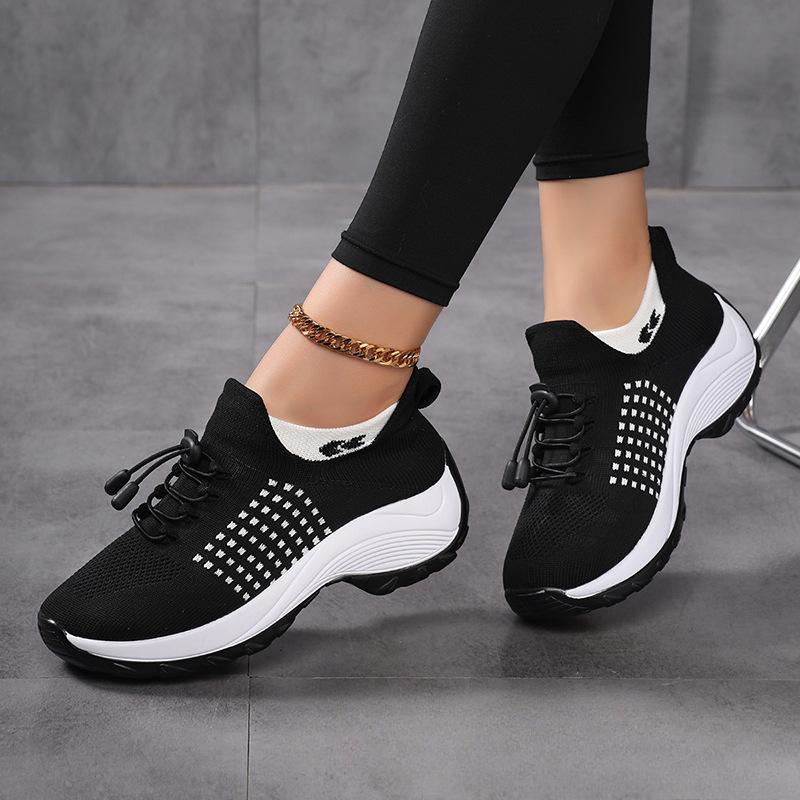 Non-slip Large Size Women's Shoes Fashionable Mother's Shoes Socks Shoes Casual Flying Knit Sports Shoes Light Rocking Shoes