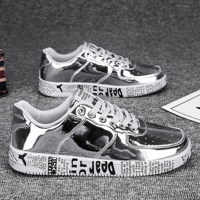 New Gold Sneakers Flat Leather Casual Shoes Glitter Sneakers Men Hip-hop Streetwear Skateboard Shoes Men 2026 Designer Footwear