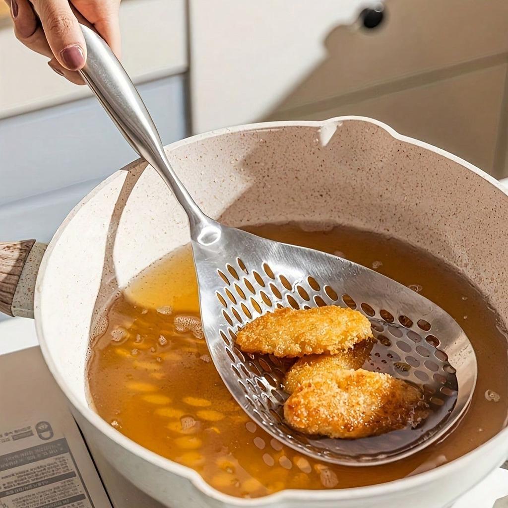 Cucharón Grande Skimmer de Acero Inoxidable - Resistente de Alta Resistencia a Altas Temperaturas (662°F) con Mango Ergonómico y Colador de Malla Fina para Freír, Olla Caliente, Cocinar