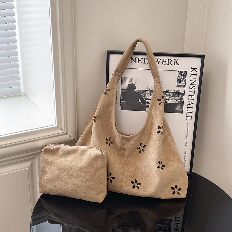 Suede bag women's large-capacity new autumn and winter retro shoulder armpit bag commuter dumpling bag