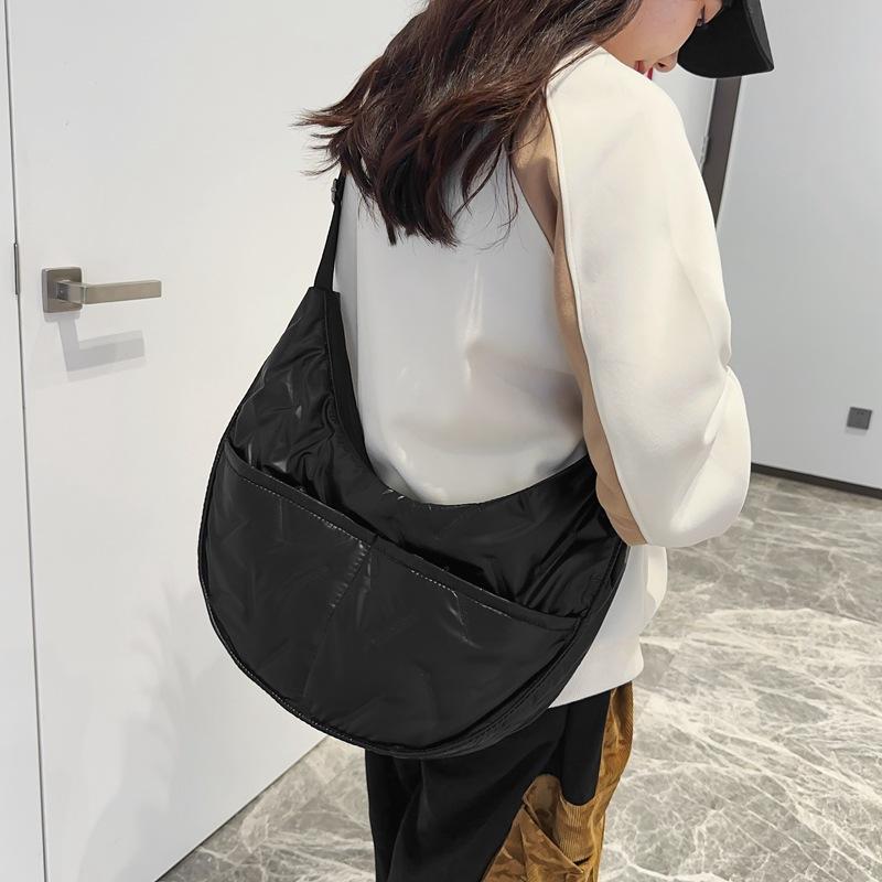 Autumn and winter new Japanese and Korean fashion trends solid color simple men's and women's same casual shoulder messenger bag